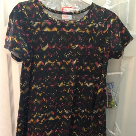 Lula Roe Carly w/pocket - Picture 1 of 3